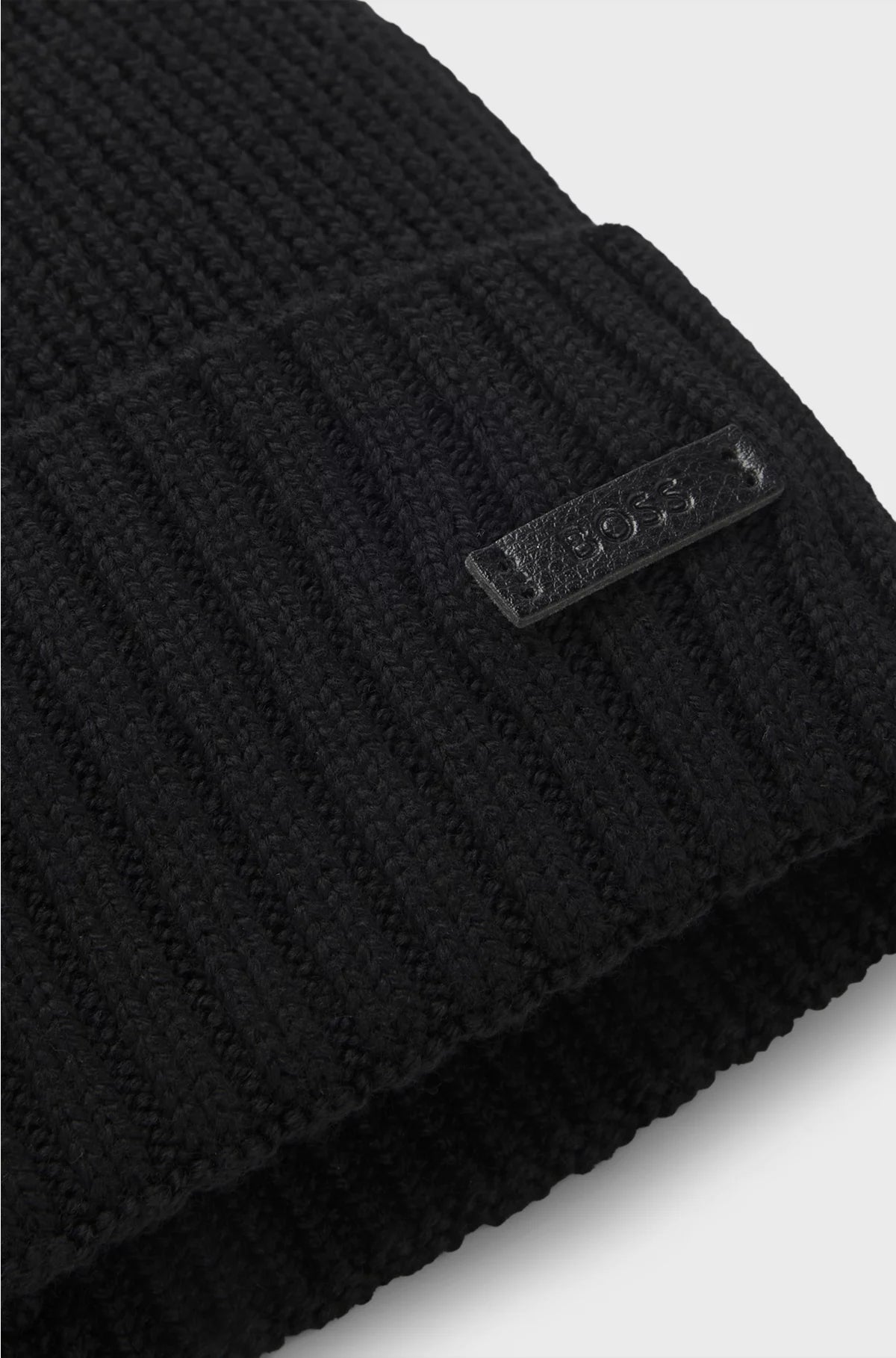 BEANIE HAT IN VIRGIN WOOL WITH LOGO PLAQUE